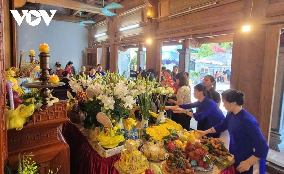people commemorate late party leader nguyen phu trong on first death anniversary picture 2 people commemorate late party leader nguyen phu trong on first death anniversary picture 2