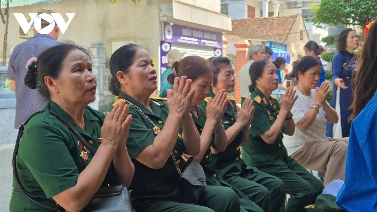 people commemorate late party leader nguyen phu trong on first death anniversary picture 6 people commemorate late party leader nguyen phu trong on first death anniversary picture 6