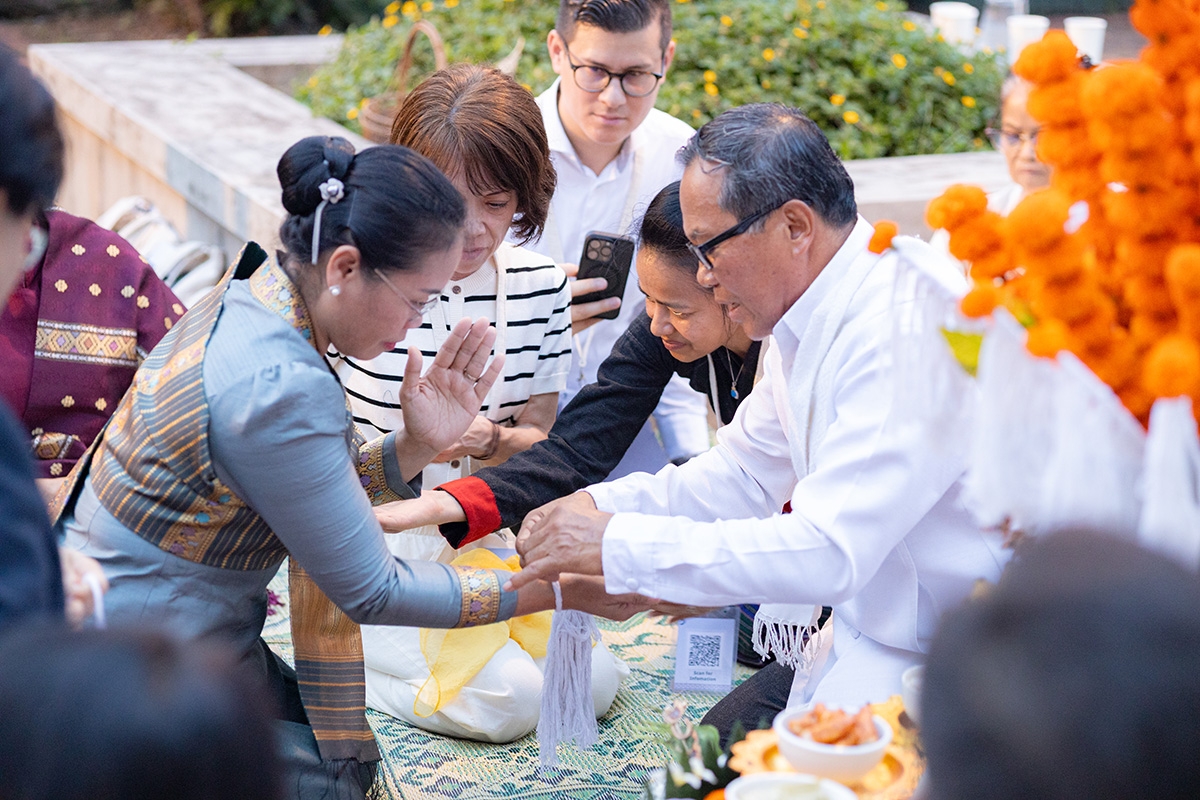 lễ baci - nghi lễ thiêng liêng kết nối cộng đồng và cầu chúc an lành ở lào hình ảnh 3 le baci - nghi le thieng lieng ket noi cong dong va cau chuc an lanh o lao hinh anh 3