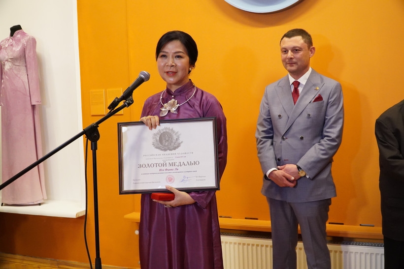 art exhibition celebrates 75 years of vietnam russia diplomatic ties picture 1