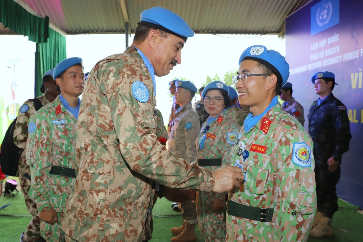 un honours vietnamese engineering unit for peacekeeping service picture 1 un honours vietnamese engineering unit for peacekeeping service picture 1