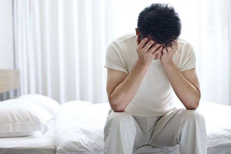 Thuốc điều trị yếu sinh lý ảnh hưởng mắt, tôi nên đổi đơn thuốc nào cho an toàn?