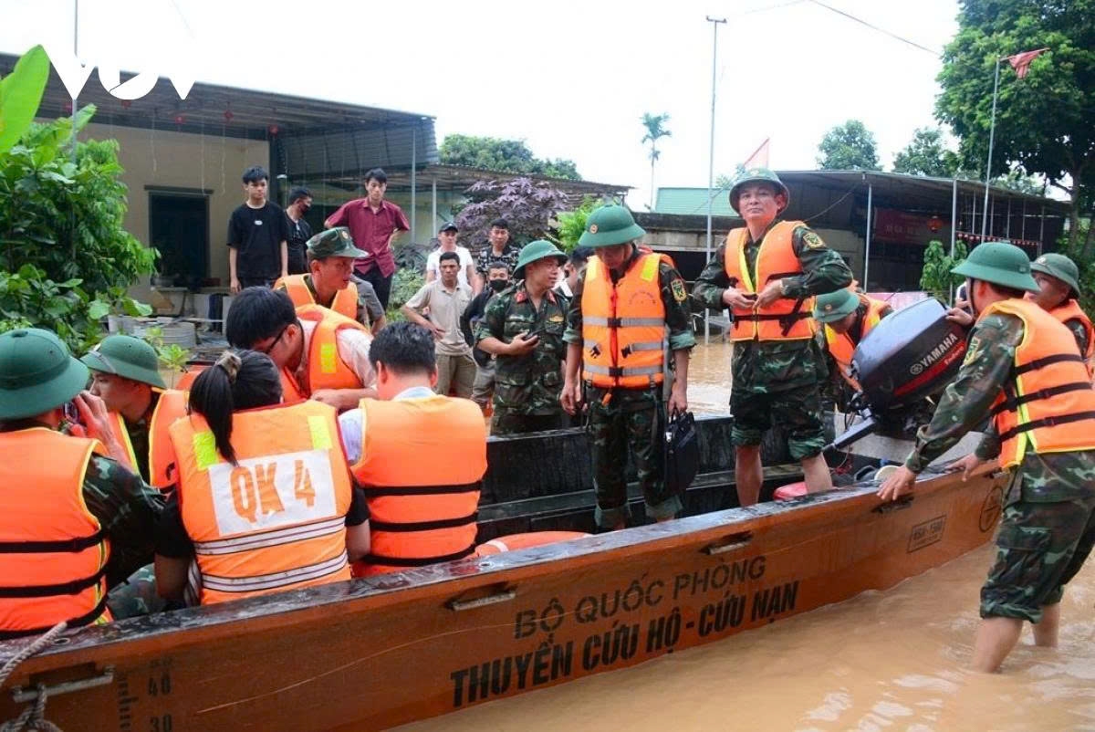 additional helicopter sorties planned to transport relief supplies to flood victims picture 1