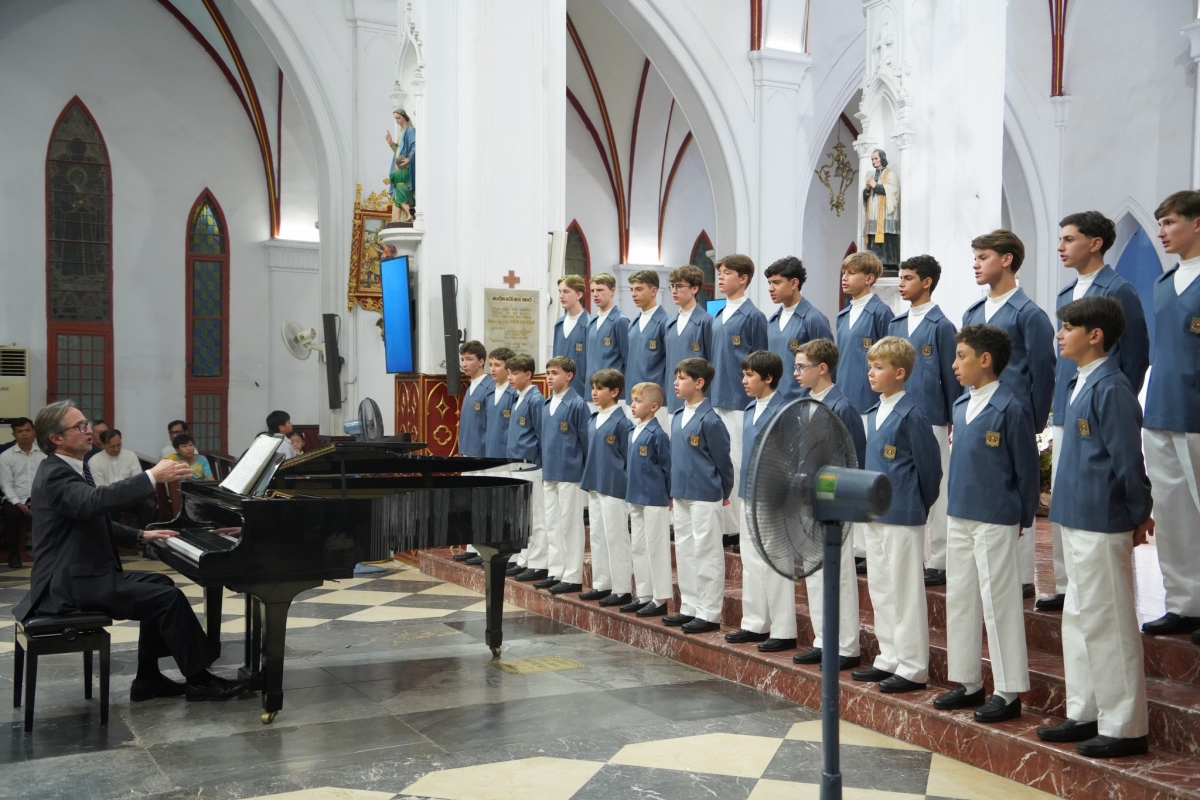 monaco boys choir enchants hanoi audiences with return performance picture 1 monaco boys choir enchants hanoi audiences with return performance picture 1