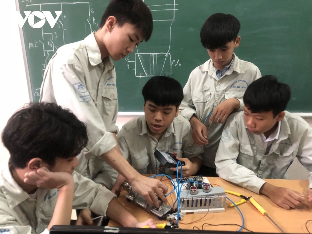 chuyển dịch cơ cấu lao động học nghề lên ngôi hình ảnh 1 chuyen dich co cau lao dong hoc nghe len ngoi hinh anh 1