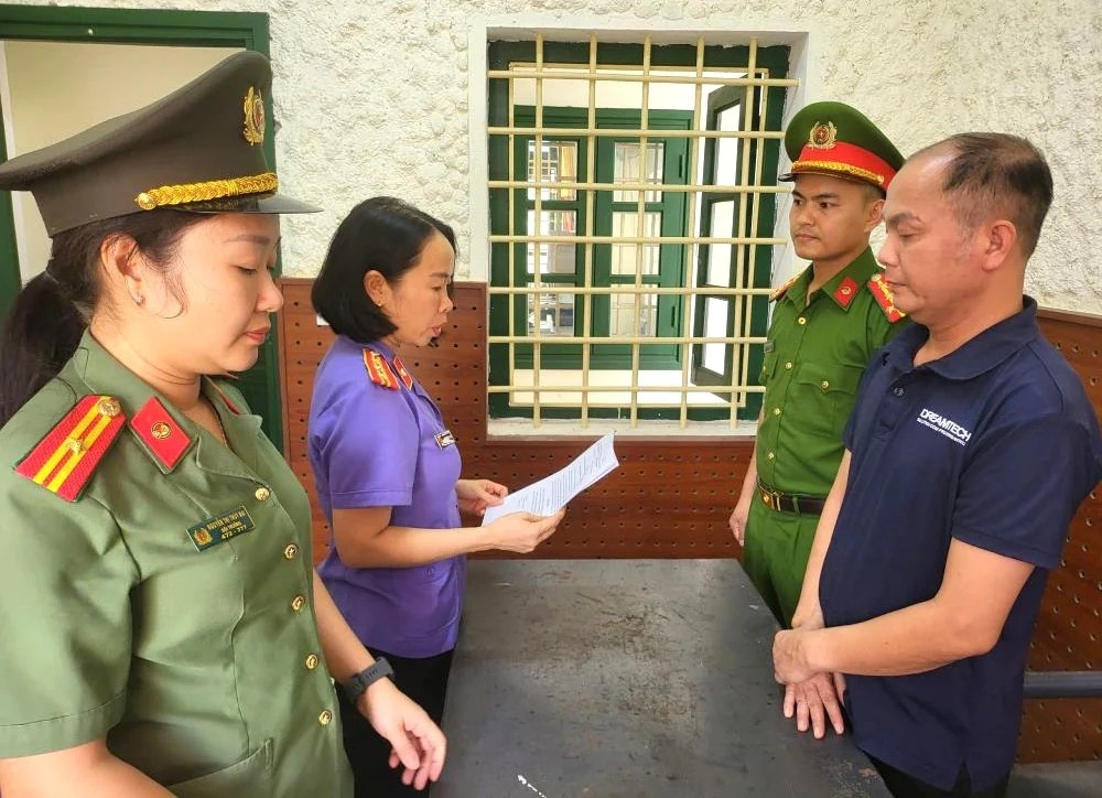 Trưởng văn phòng đại diện của một tạp chí ở Hà Tĩnh bị bắt