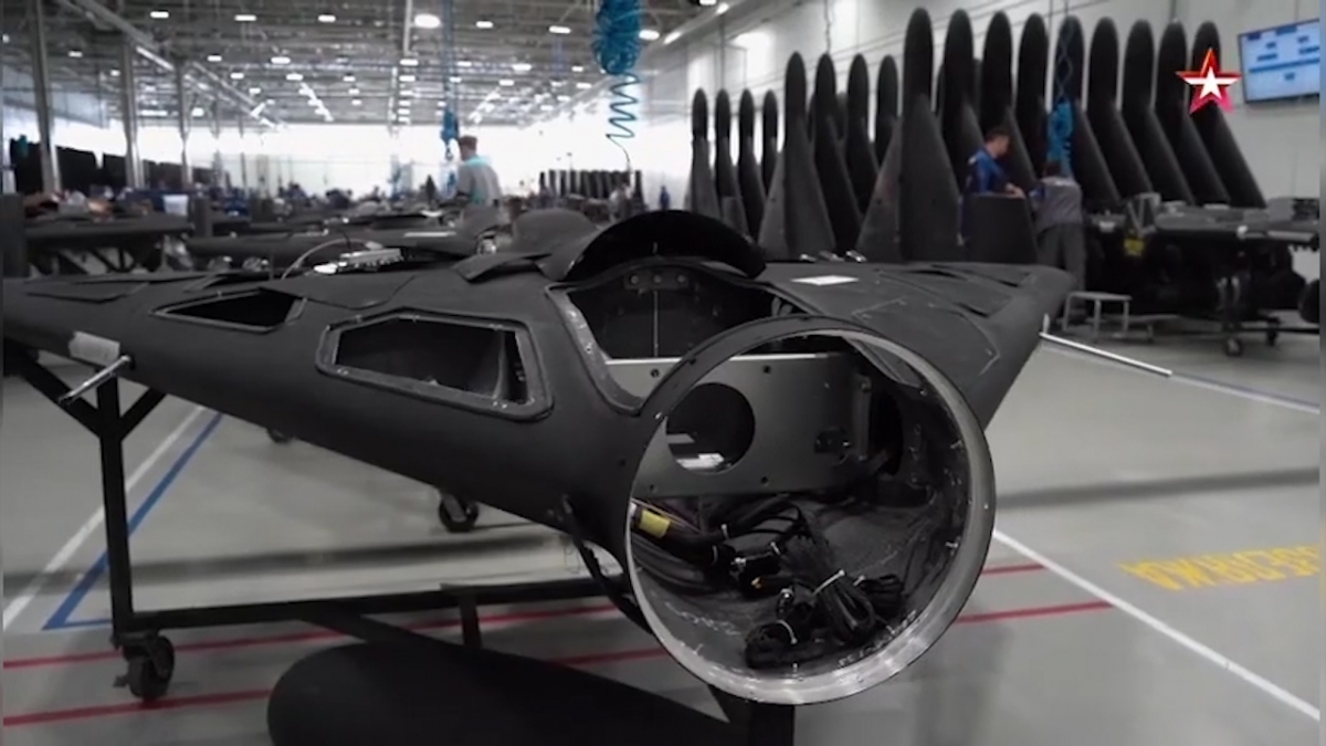 Bên trong “nhà máy lắp ráp UAV lớn nhất thế giới” của Nga