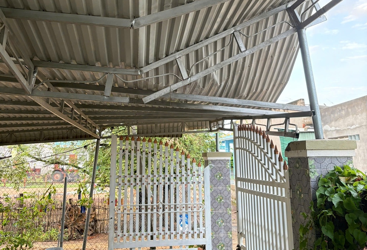 gần chục căn nhà của đồng bào chăm ở lâm Đồng bị tốc mái do mưa, gió mạnh hình ảnh 3 gan chuc can nha cua dong bao cham o lam Dong bi toc mai do mua, gio manh hinh anh 3