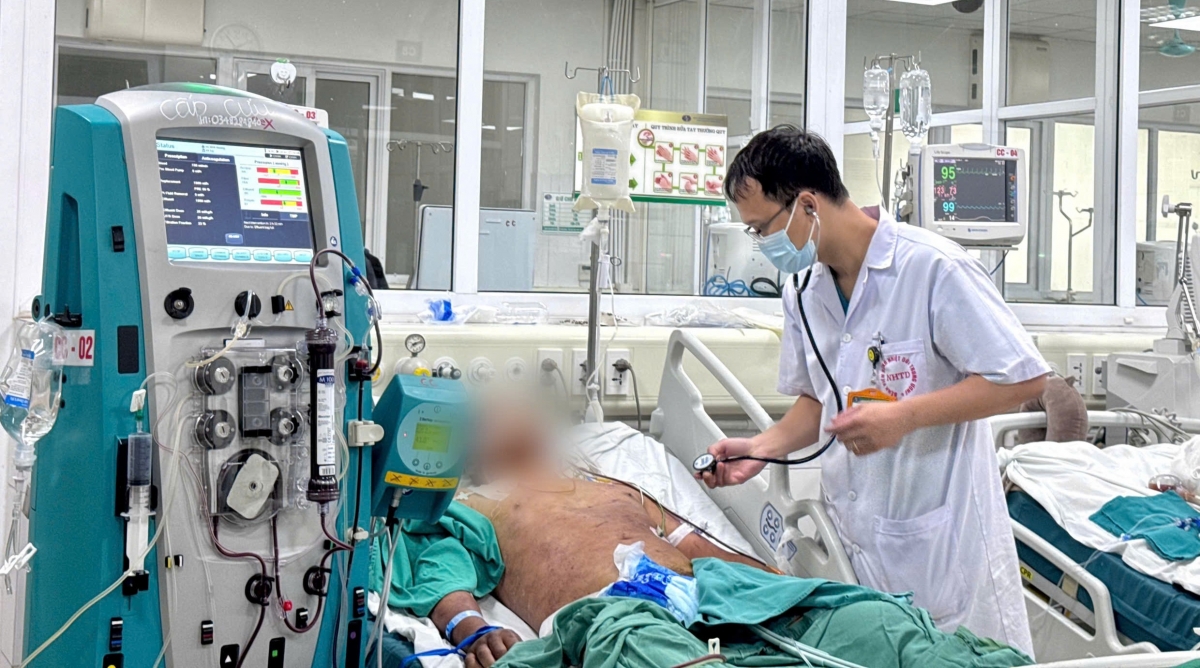 Nam thanh niên nguy kịch sau 3 ngày ăn tiết canh