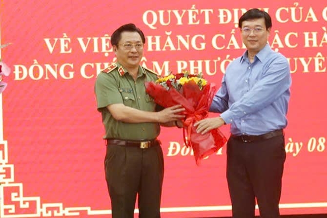 giám đốc công an tỉnh Đồng tháp được thăng cấp bậc hàm thiếu tướng hình ảnh 1 giam doc cong an tinh Dong thap duoc thang cap bac ham thieu tuong hinh anh 1