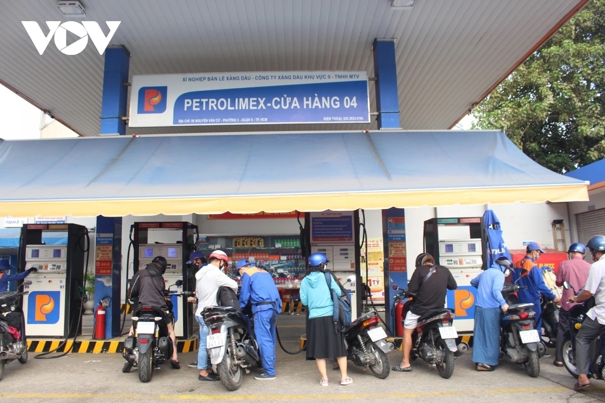 Đề xuất tiếp tục giảm thuế bảo vệ môi trường với xăng dầu đến hết năm 2026