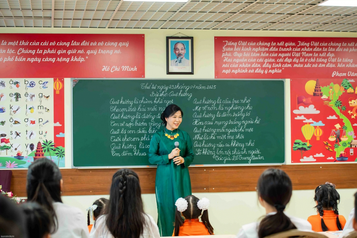phu nhan tong bi thu to lam tham lop hoc tieng viet tai nga hinh anh 4