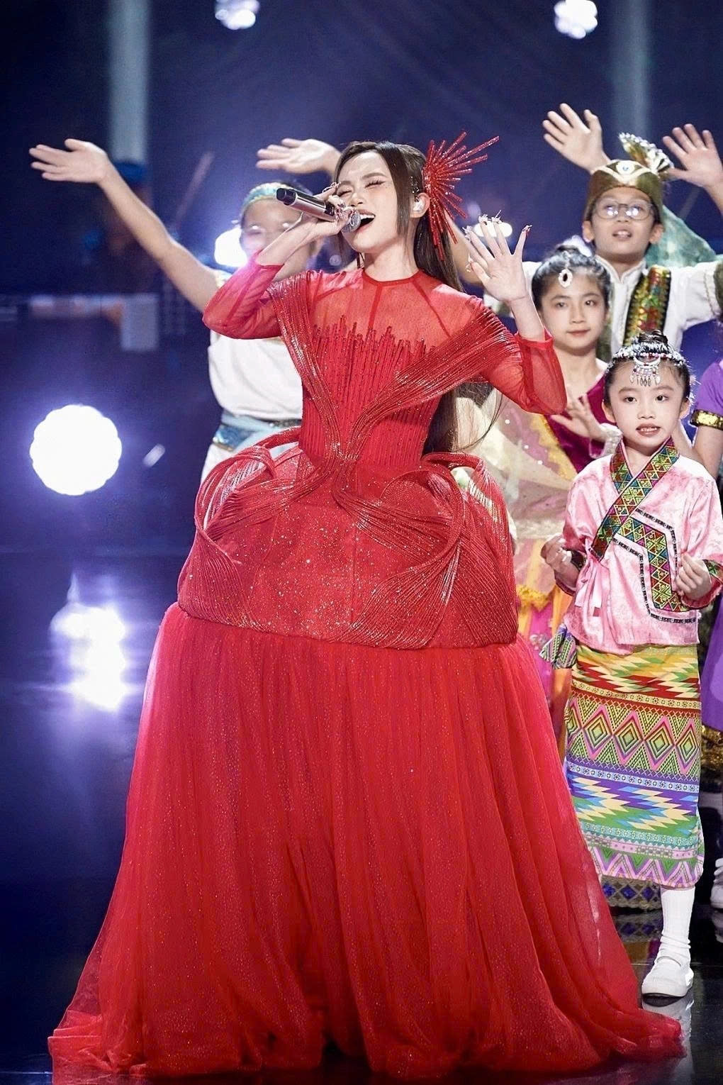 vietnamese singer phuong my chi finishes third overall at sing asia 2025 picture 1 vietnamese singer phuong my chi finishes third overall at sing asia 2025 picture 1