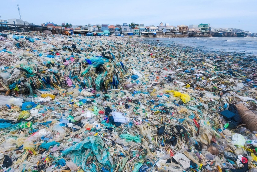 Hanoi takes bold steps towards plastic-free future
