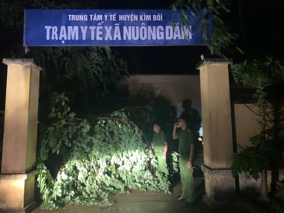 mua bao o phu tho lam 1 nguoi chet, 304 ngoi nha va nhieu cong trinh bi hu hong hinh anh 1