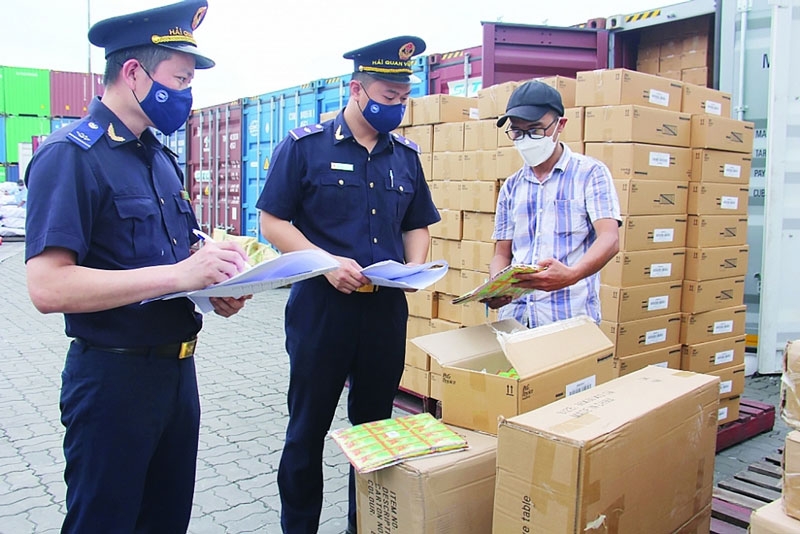 buôn lậu, gian lận thương mại diễn biến phức tạp trên các tuyến biên giới hình ảnh 1 buon lau, gian lan thuong mai dien bien phuc tap tren cac tuyen bien gioi hinh anh 1