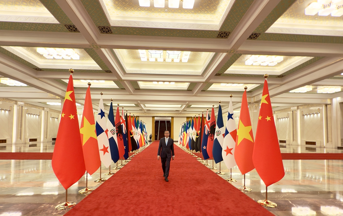 Đại sứ phạm thanh bình trình quốc thư lên chủ tịch trung quốc tập cận bình hình ảnh 1 Dai su pham thanh binh trinh quoc thu len chu tich trung quoc tap can binh hinh anh 1