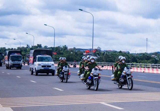Dak lak ra quan dot cao diem bao ve Dai hoi dang cac cap va cac ngay le lon hinh anh 2