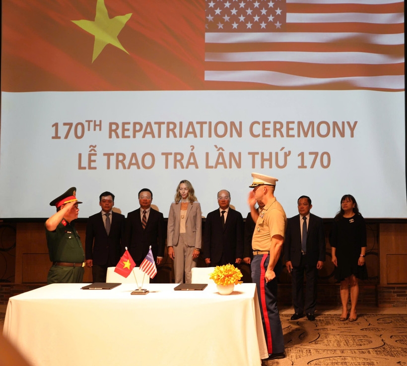 vietnam hands over remains of three us servicemen at da nang ceremony picture 1