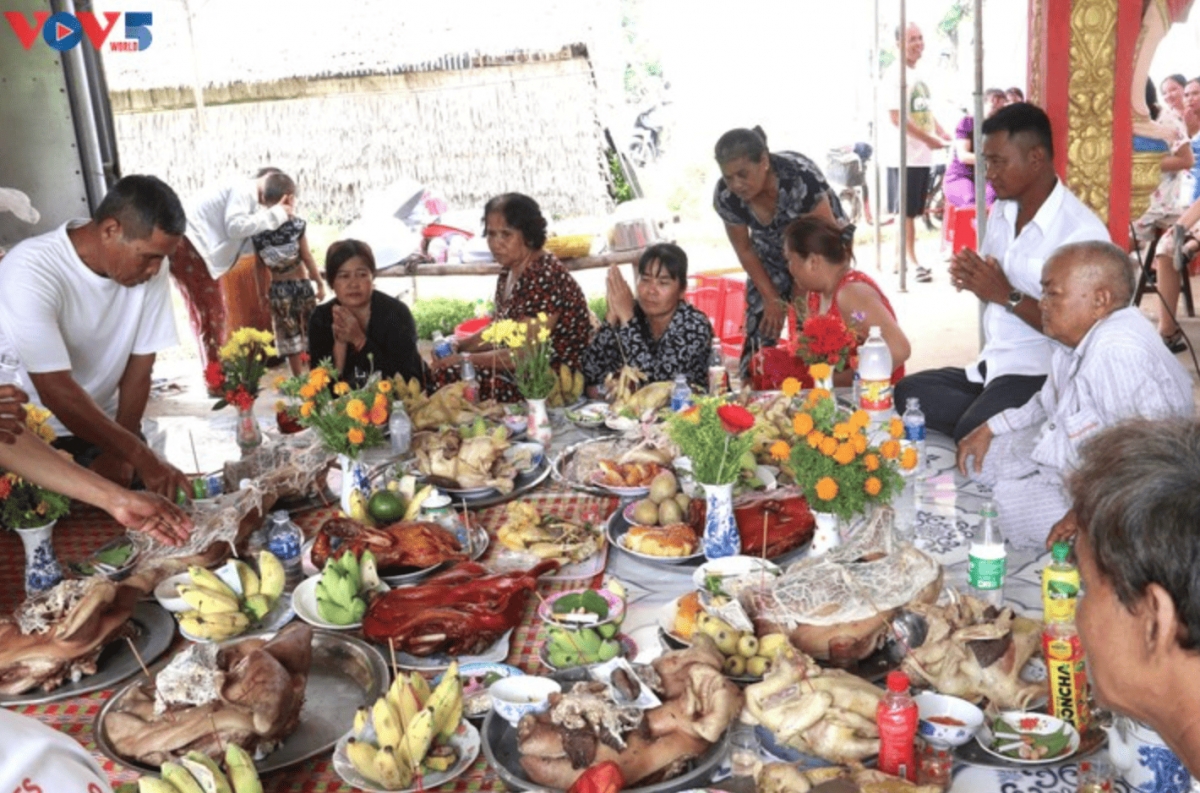 dom long neak ta festival of the khmer in tra vinh picture 2 dom long neak ta festival of the khmer in tra vinh picture 2