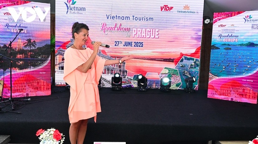 vietnamese cuisine featured prominently at vietnam tourism roadshow in europe picture 2