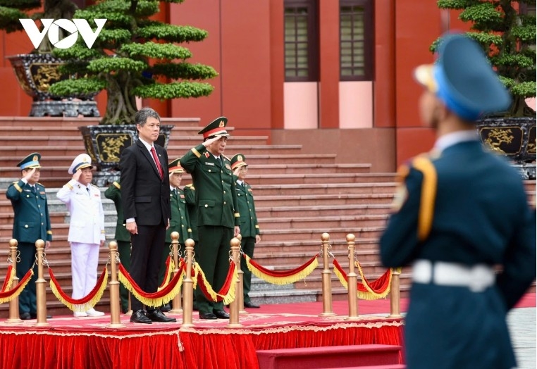 vietnam, singapore strengthen defence ties following upgrade to strategic partnership picture 2