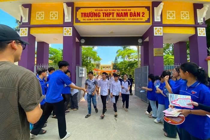 sốc toàn tập lý do điểm chuẩn lớp 10 ở nghệ an thấp chưa từng có hình ảnh 1 soc toan tap ly do diem chuan lop 10 o nghe an thap chua tung co hinh anh 1