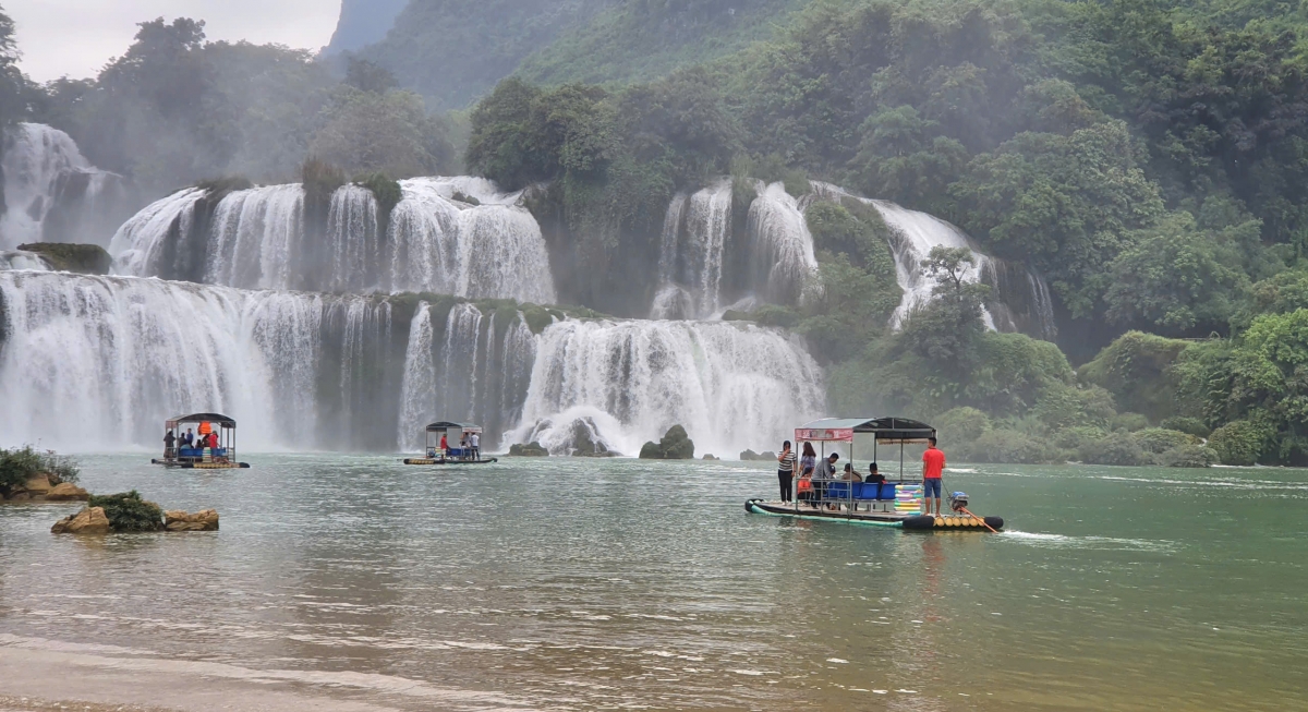 Cao Bằng đón trên 1,5 triệu lượt khách trong 6 tháng đầu năm