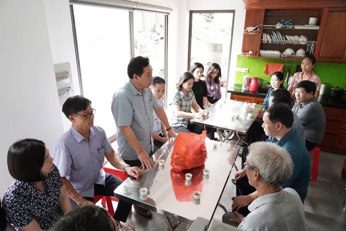 ha noi ho tro gia dinh nan nhan tren dia ban trong vu lat tau du lich hinh anh 1