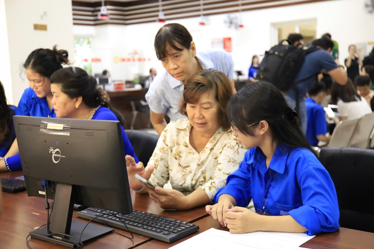 thanh niên tp.hcm ra quân hỗ trợ chính quyền 2 cấp phục vụ người dân hình ảnh 3 thanh nien tp.hcm ra quan ho tro chinh quyen 2 cap phuc vu nguoi dan hinh anh 3