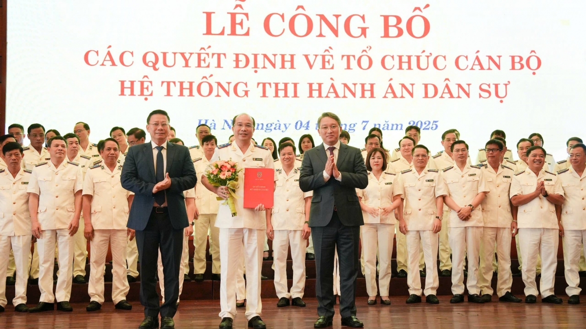 Bộ Tư pháp công bố tổ chức cán bộ hệ thống thi hành án dân sự