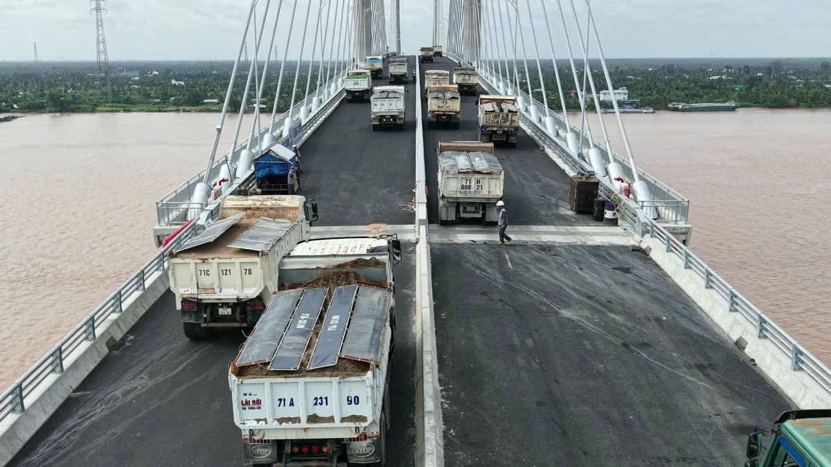 Cầu Rạch Miễu 2 sẵn sàng cho ngày khánh thành trước sự mong chờ của người dân ĐBSCL