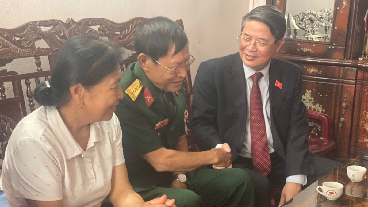 Phó Chủ tịch Quốc hội Nguyễn Đức Hải thăm gia đình chính sách tại Cao Bằng