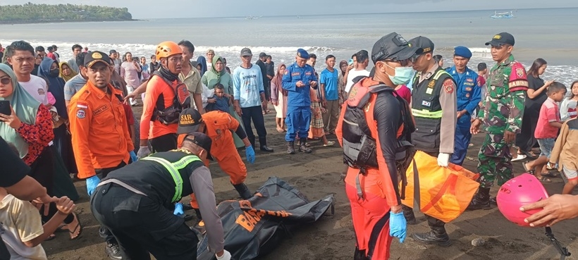 indonesia 4 người chết, 30 người mất tích sau vụ chìm phà ở bali hình ảnh 1 indonesia 4 nguoi chet, 30 nguoi mat tich sau vu chim pha o bali hinh anh 1