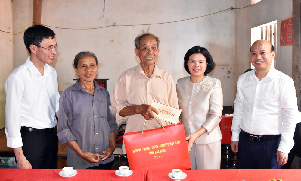 nhieu hoat dong tri an nguoi co cong, cac gia dinh chinh sach hinh anh 7