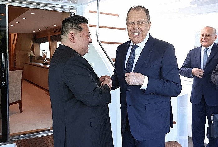 chủ tịch triều tiên kim jong-un tiếp ngoại trưởng nga sergey lavrov tại wonsan hình ảnh 1 chu tich trieu tien kim jong-un tiep ngoai truong nga sergey lavrov tai wonsan hinh anh 1