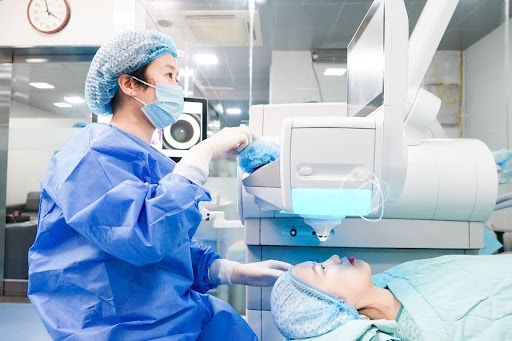 mổ cận thị có phải cứ chọn công nghệ đắt nhất là tốt nhất hình ảnh 3 mo can thi co phai cu chon cong nghe dat nhat la tot nhat hinh anh 3