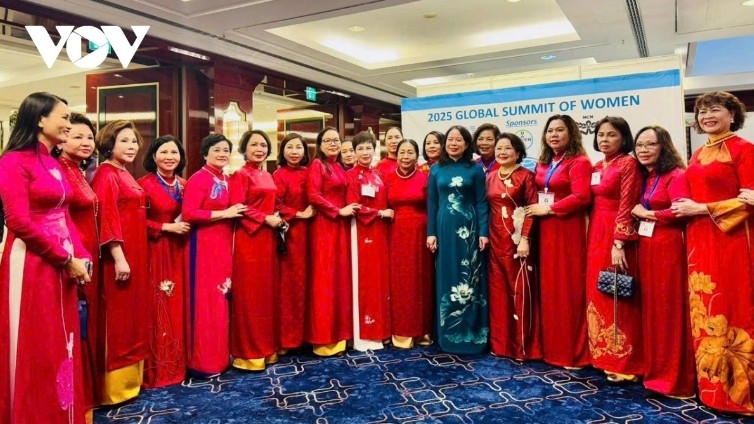 vietnam shares lessons, pledges action to empower women in digital age picture 3 vietnam shares lessons, pledges action to empower women in digital age picture 3