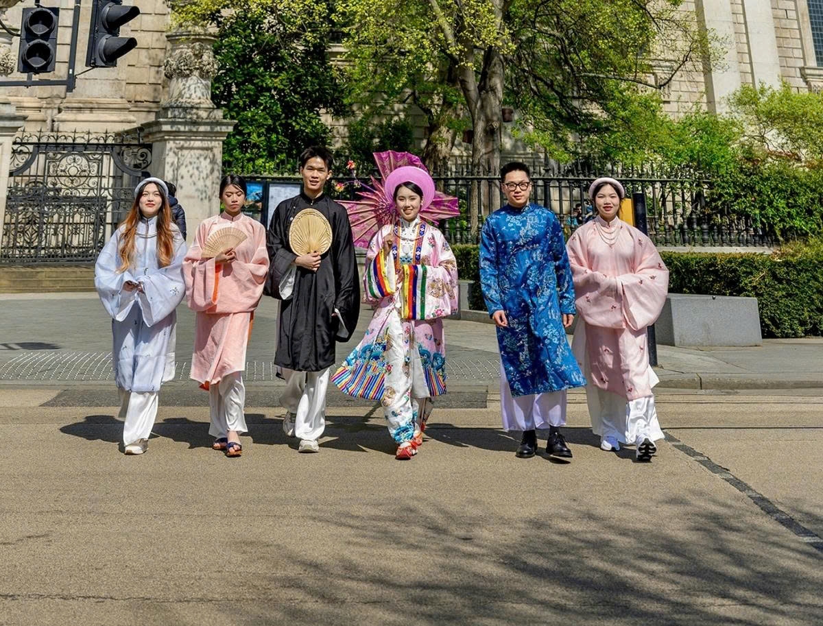 traditional costume of vietnam in the spotlight in london picture 8 traditional costume of vietnam in the spotlight in london picture 8