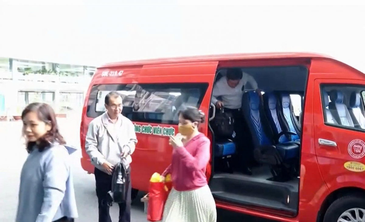 vĩnh long bố trí xe đưa đón cán bộ đi làm sau sáp nhập hình ảnh 1 vinh long bo tri xe dua don can bo di lam sau sap nhap hinh anh 1