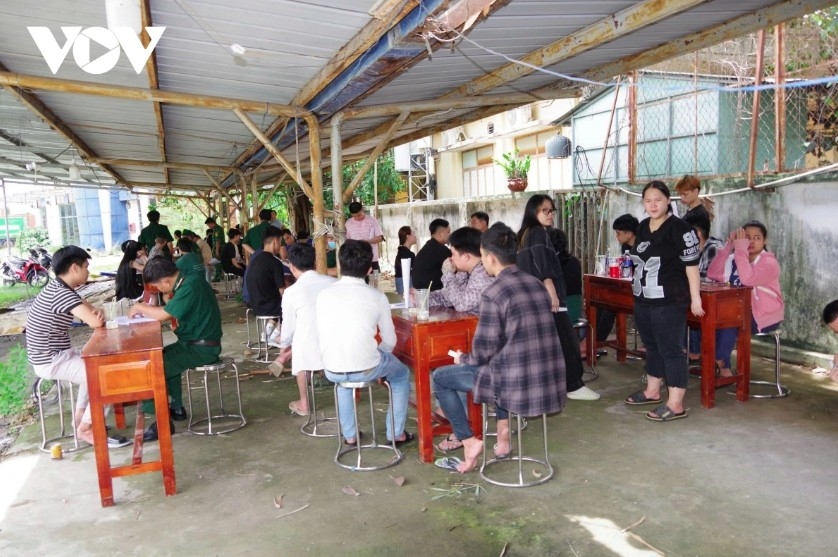 38 vietnamese citizens repatriated after working in cambodian casinos picture 1 38 vietnamese citizens repatriated after working in cambodian casinos picture 1