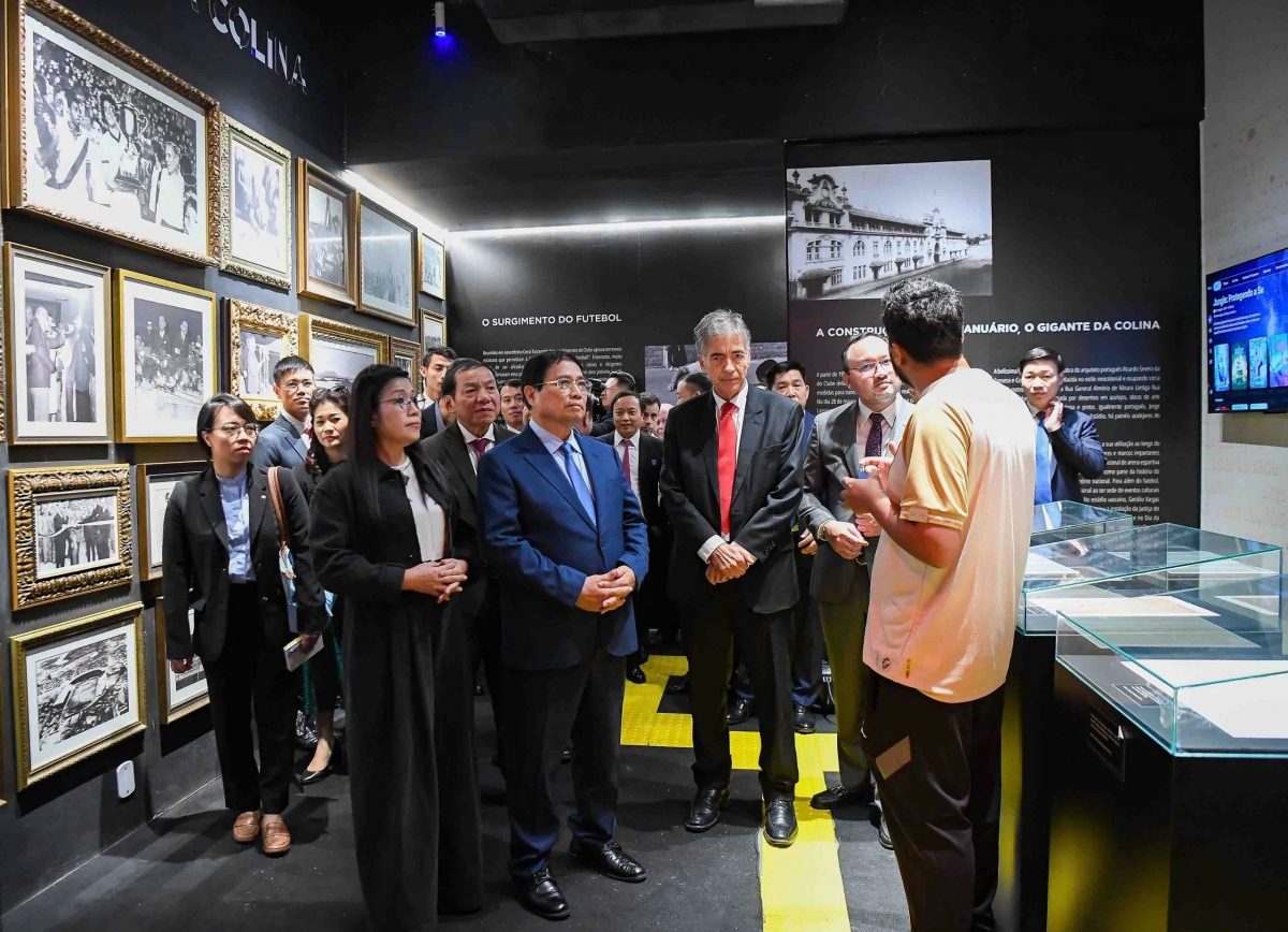 Thủ tướng Phạm Minh Chính thăm Câu lạc bộ Bóng đá Vasco da Gama tại Brazil