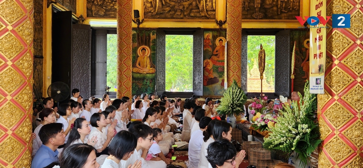 trang nghiêm lễ dâng y tắm mưa tại làng văn hóa hình ảnh 3 trang nghiem le dang y tam mua tai lang van hoa hinh anh 3