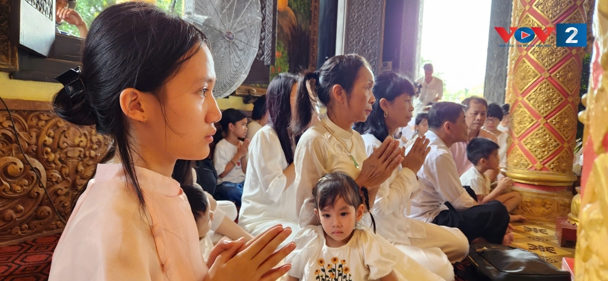 trang nghiêm lễ dâng y tắm mưa tại làng văn hóa hình ảnh 4 trang nghiem le dang y tam mua tai lang van hoa hinh anh 4