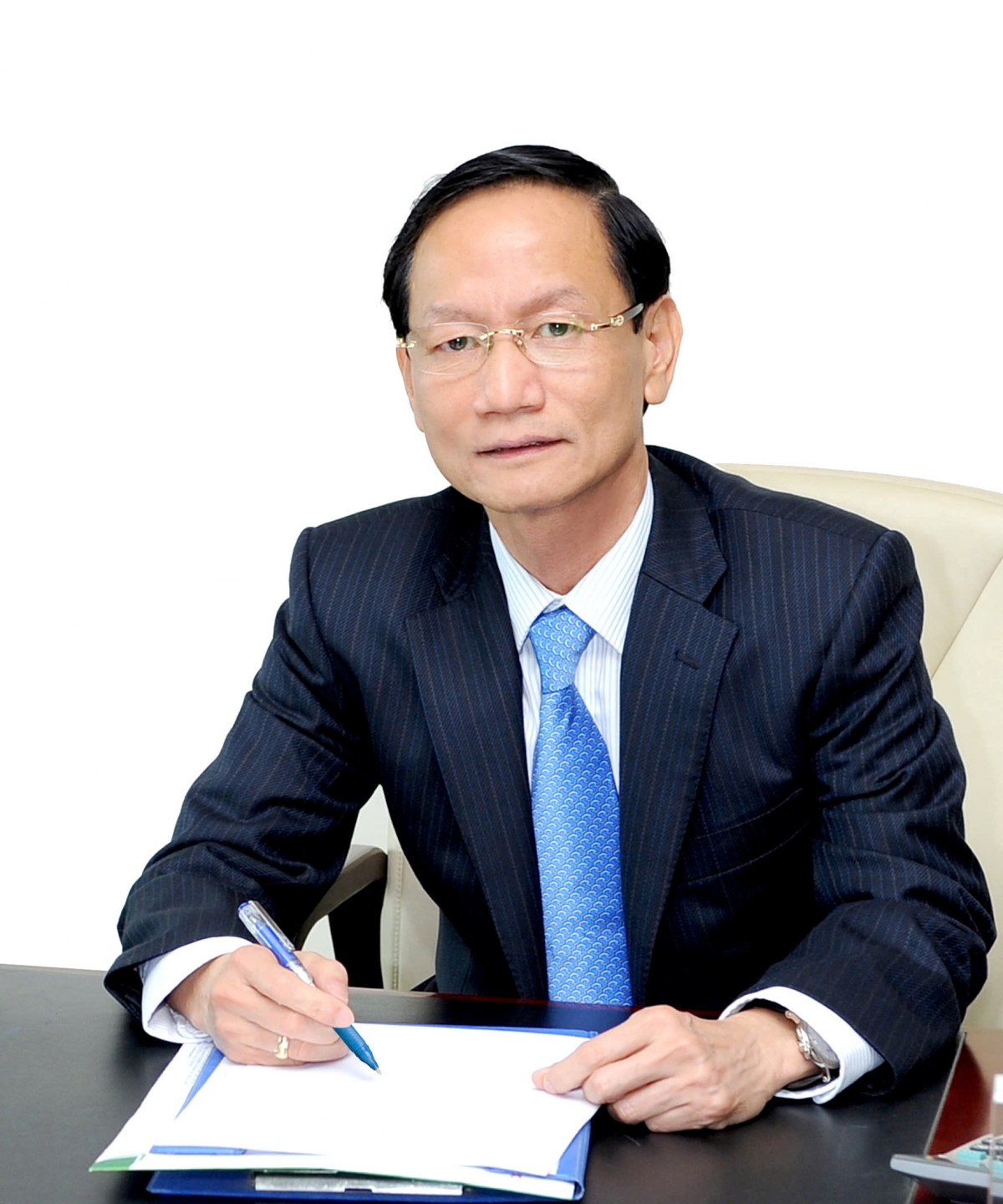 doanh nhan vu van tien - lanh dao moi cua hiep hoi dich vu phat trien kinh doanh hinh anh 2