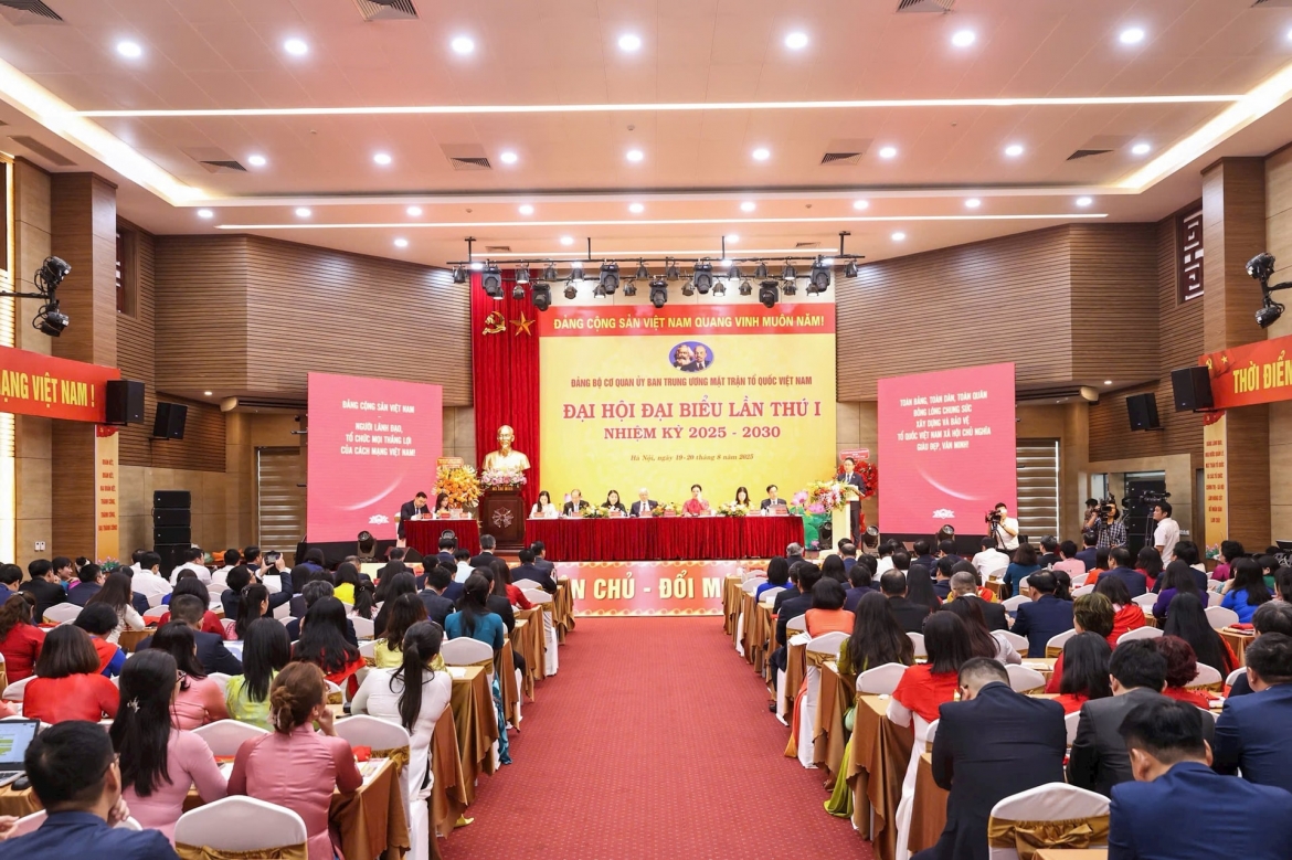 Ong Do van chien tang cuong chuyen doi so trong cong tac xay dung Dang hinh anh 1