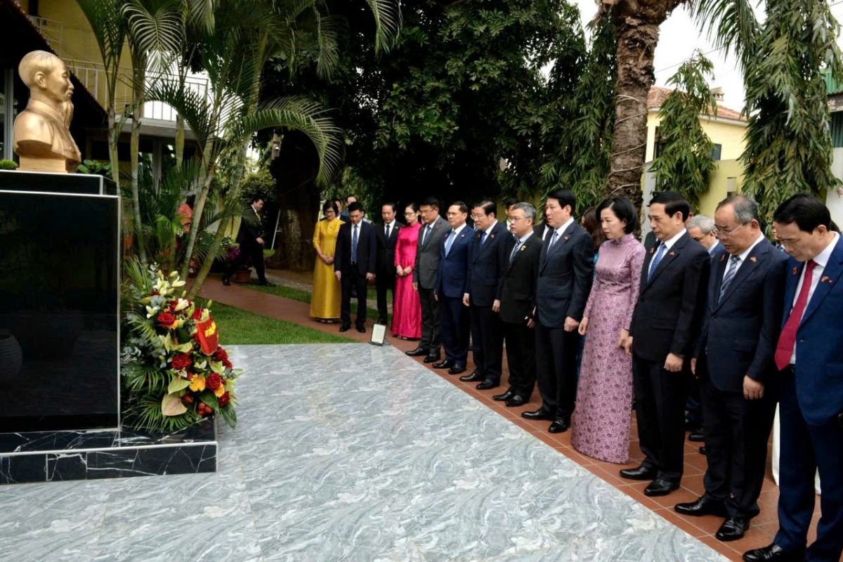 chu tich nuoc luong cuong dat hoa tai tuong bac ho o luanda hinh anh 1