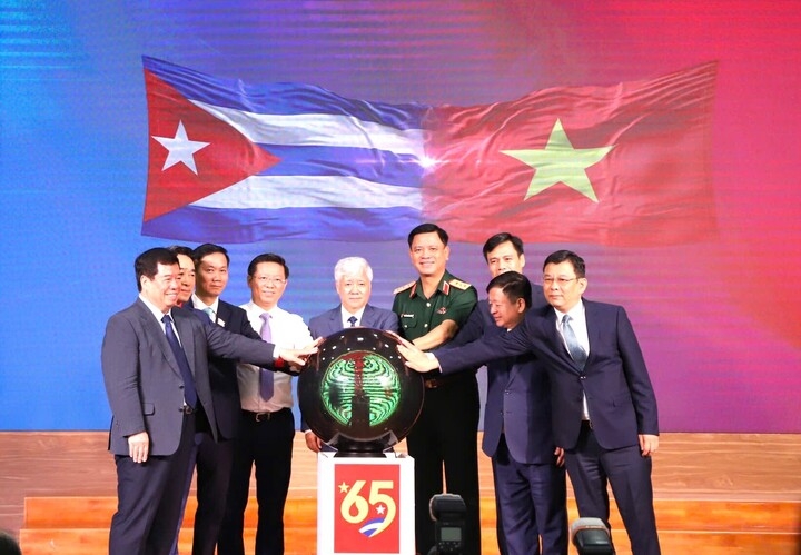 Dai su cuba su ung ho cua nhan dan viet nam vuot xa khoi nhung con so hinh anh 2