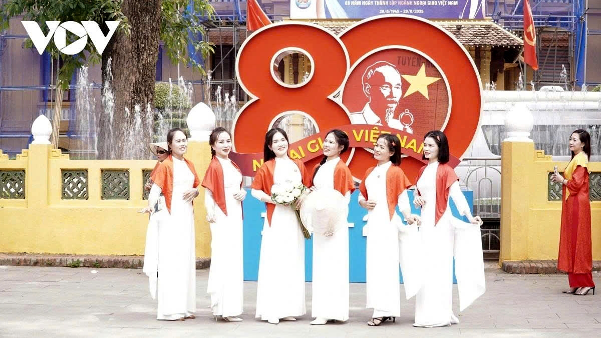 historic ba dinh square bustles ahead of 80th national day celebration picture 1