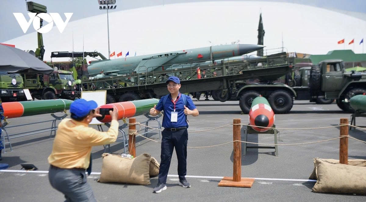 modern military hardware showcased at largest-ever exhibition in hanoi picture 1 modern military hardware showcased at largest-ever exhibition in hanoi picture 1